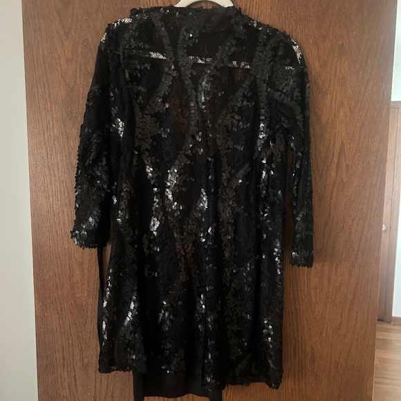 Dresses & Skirts - Black sequin dress